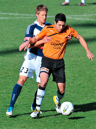 Adrian Leijer marking Rocky Visconte