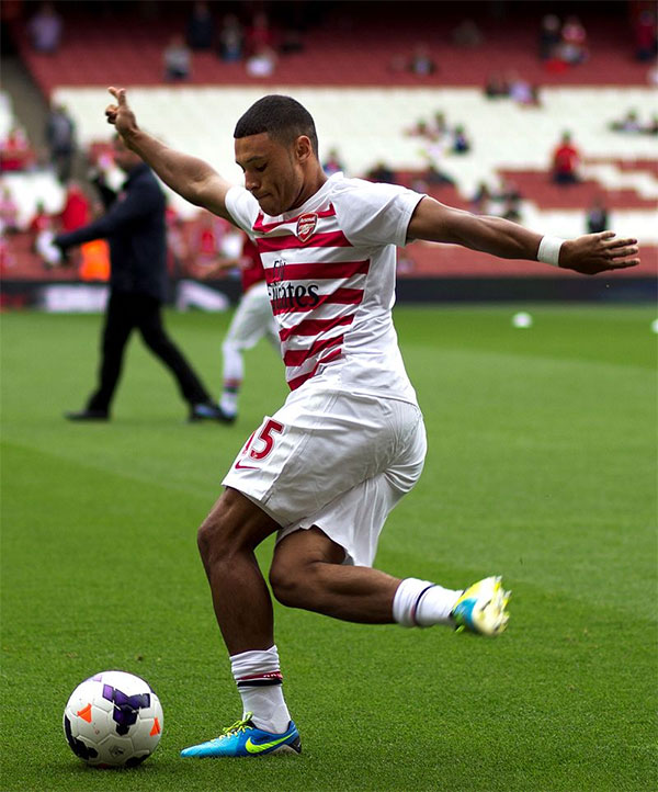 Alex Oxlade-Chamberlain performing a rabona