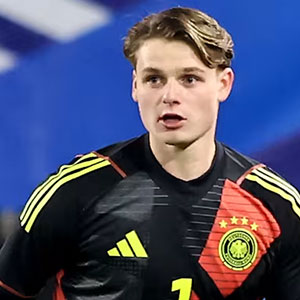 Jonas Urbig