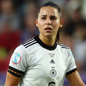 Lena Oberdorf